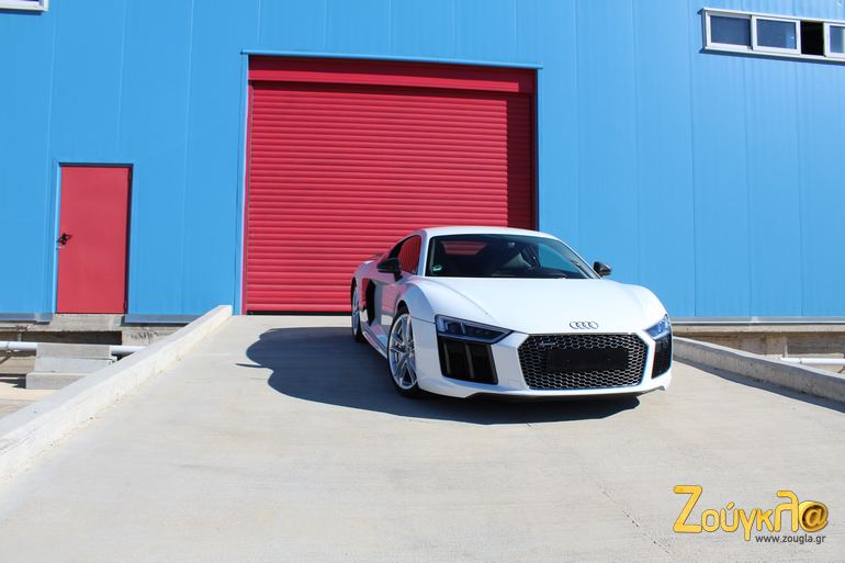 Το συγκεκριμένο Audi R8 ήρθε στην Ελλάδα πριν από λίγα 24ωρα και ετοιμάζεται για την έκθεση Αυτοκίνηση...