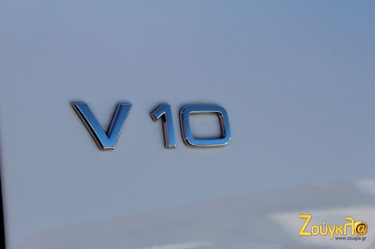 Ο V10 των 5.2 λίτρων αποδίδει 540 ίππους...