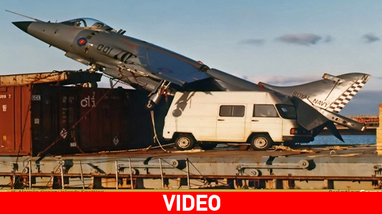 Alraigo: H αναγκαστική προσγείωση ενός τζετ σε πλοίο μεταφοράς κοντέινερ