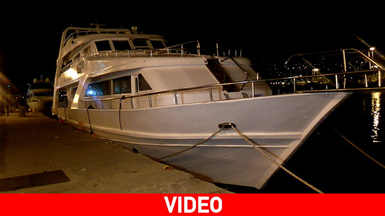 Η θαλαμηγός που μετέφερε 345 πρόσφυγες στη Λέσβο