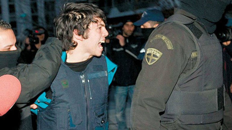 Ρωμανός – Αργυρού: Κάλεσμα από τις φυλακές για έναν «Μαύρο Δεκέμβρη»