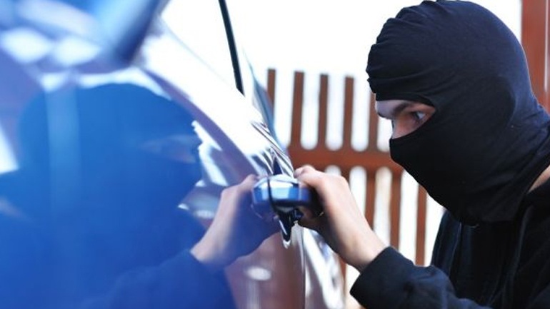 Λαμία: Είδε τους κλέφτες και άρπαξε την καραμπίνα