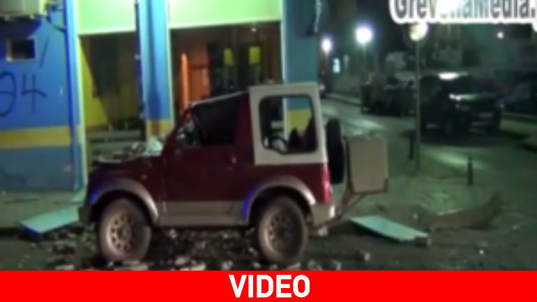 Γρεβενά: Κατέρρευσε πρόσοψη κτηρίου