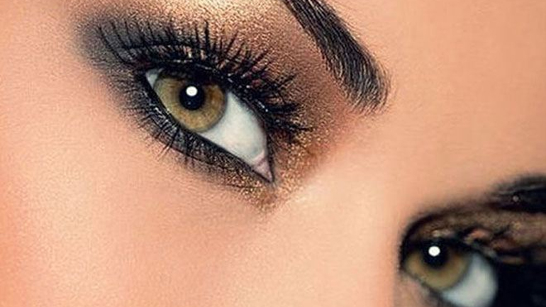 Τι χρώμα eyeliner ταιριάζει στα μάτια σας