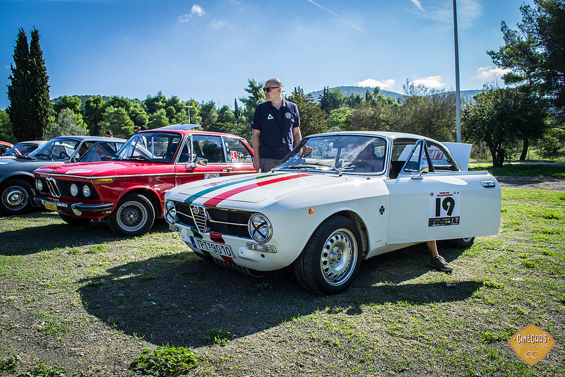 Κάποιοι φαίνεται πως εκμεταλλεύονται την αγάπη ορισμένων για τα αυτοκίνητα... 