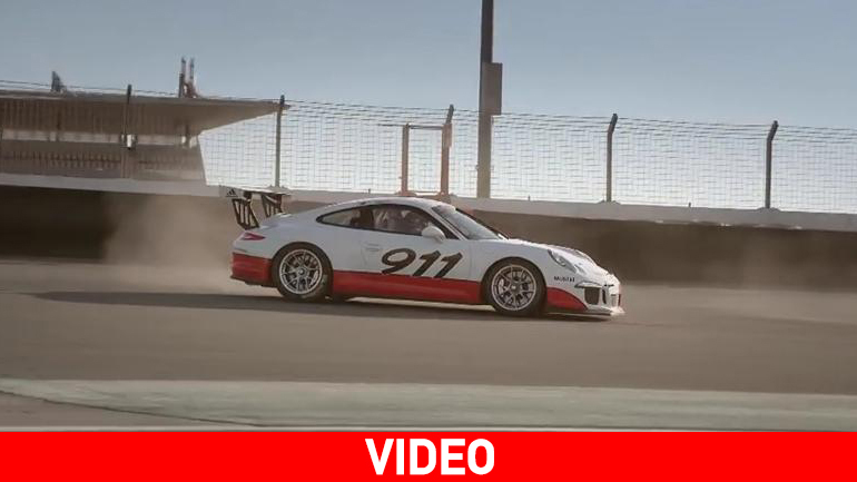 Απίστευτο τετ-α-κε του Webber με την 911 GT3 Cup!