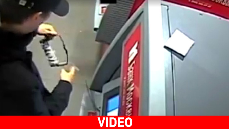 Ρωσία: Δάσκαλε που δίδασκες… – 33χρονος καθηγητής ανατινάζει ΑΤΜ!