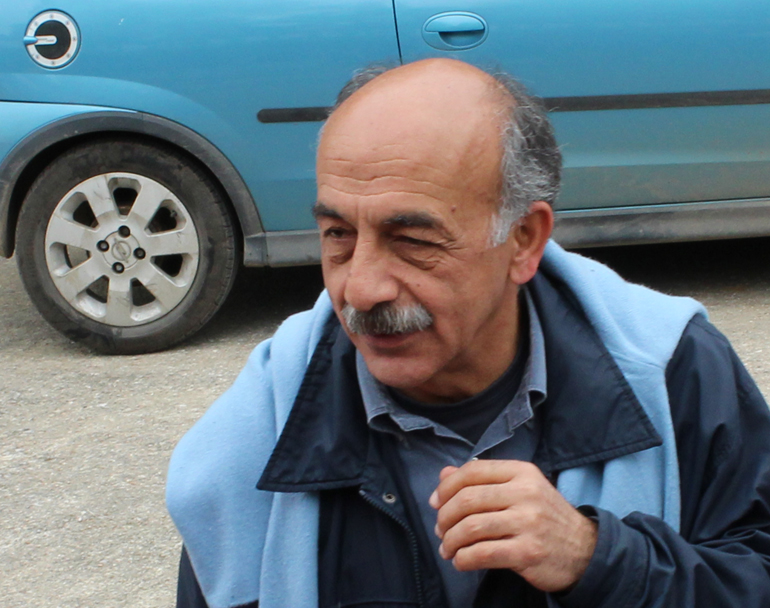 O πρόεδρος της Ομοσπονδίας Μηχανοκίνητου Αθλητισμού Δημήτρης Μιχελακάκης προφανώς δεν νοιάζεται για τον όρο.. Μακεδονία παρά τον ενδιαφέρει περισσότερο τι γράφεται στο zougla.gr. Επιπλέον να του θυμίζουμε πως παραμένει πρόεδρος από ένα Σωματείο που η Γενική Γραμματεία Αθλητισμού προχώρησε πριν από λίγο καιρό στην ανάκλησή του.  Γι' αυτό λοιπόν, ας απαντήσει σε όσα συμβαίνουν με τεκμήρια και στοιχεία και μην προσπαθεί να ξεφύγει για να κρατήσει την καρέκλα...