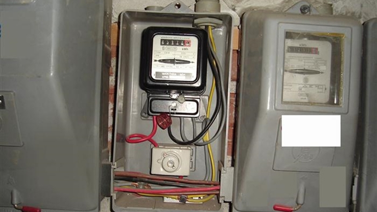 Παρενέβαινε σε οικιακούς μετρητές της ΔΕΗ έναντι αμοιβής