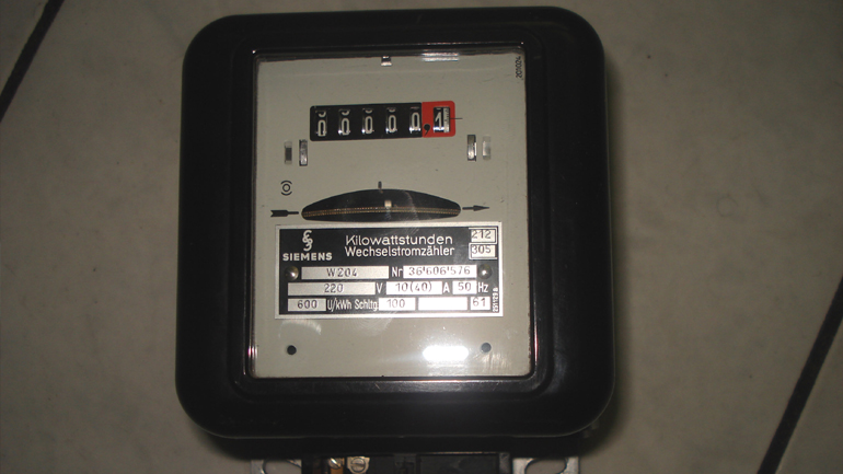 Φωκίδα: Προσποιήθηκαν τους υπάλληλους της ΔΕΗ και… έγδυσαν ηλικιωμένη