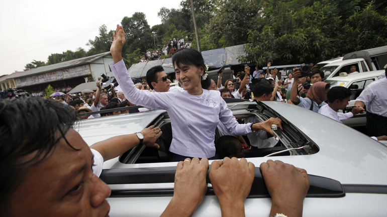 Μιανμάρ: Απόλυτη πλειοψηφία για το κόμμα της Αούνγκ Σαν Σου Κι