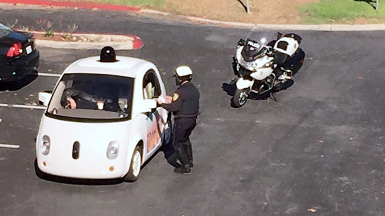 Αστυνομικός σταματά όχημα της Google για υπερβολική… βραδύτητα!