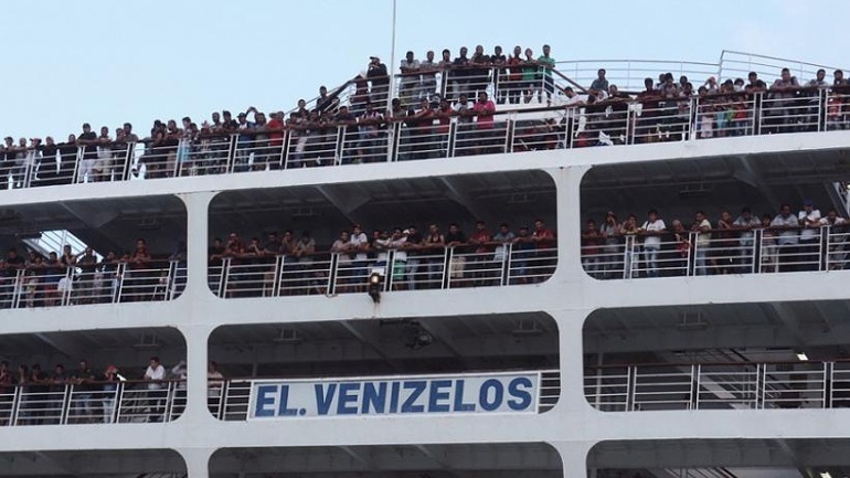 Περισσότεροι από 6.500 πρόσφυγες έφτασαν στο λιμάνι του Πειραιά