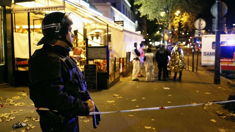 Αμερικανός αξιωματούχος: Πλαστό το διαβατήριο του βομβιστή-καμικάζι Αμερικανός αξιωματούχος: Πλαστό το διαβατήριο του βομβιστή-καμικάζι