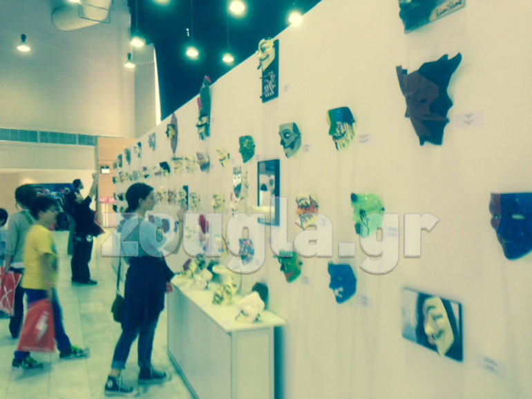 Έκθεση βασισμένη στη μάσκα του V for Vendetta