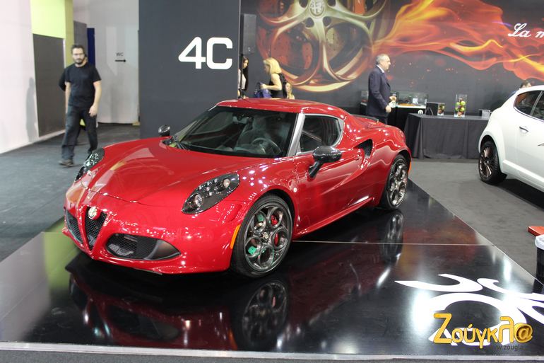 Alfa Romeo 4C. Από κοντά την βλέπεις και... ζαλίζεσαι.
