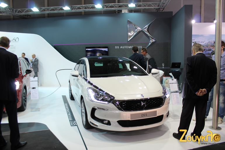 Το DS5 είναι ένα επιβλητικό αυτοκίνητο με μοναδικές σχεδιαστικές καινοτομίες...