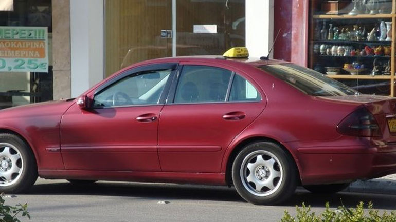 Κομοτηνή: Ταξιτζής βρήκε και παρέδωσε τα χρήματα ηλικιωμένου