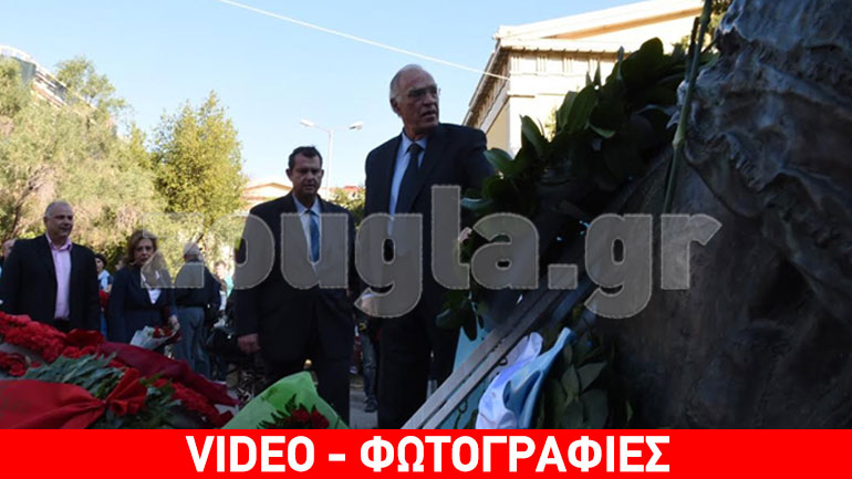 Κατέθεσε στεφάνι στο Πολυτεχνείο ο Βασίλης Λεβέντης