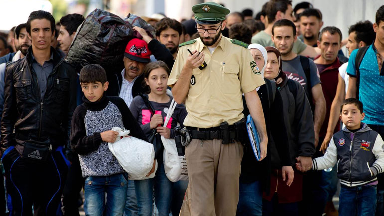 Το αντιμεταναστευτικό κόμμα AfD αναδεικνύεται τρίτη δύναμη στη Γερμανία