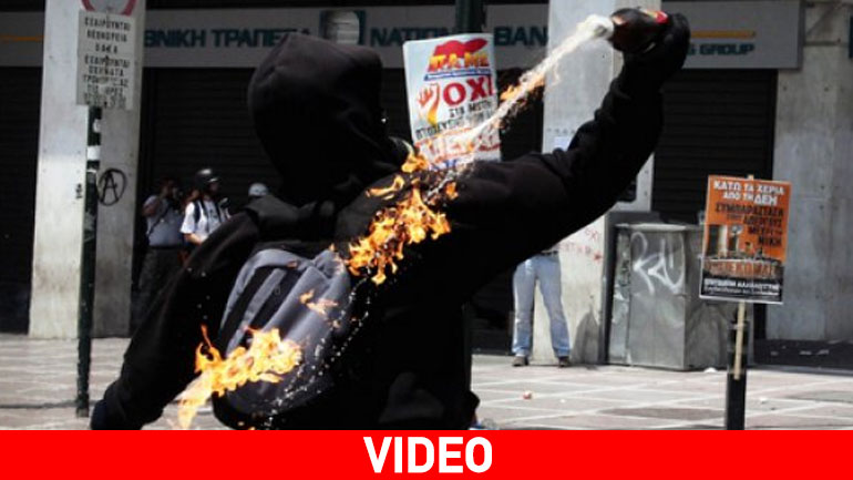 Κουκουλοφόροι πέταξαν μολότοφ στo Παλαί ντε Σπορ