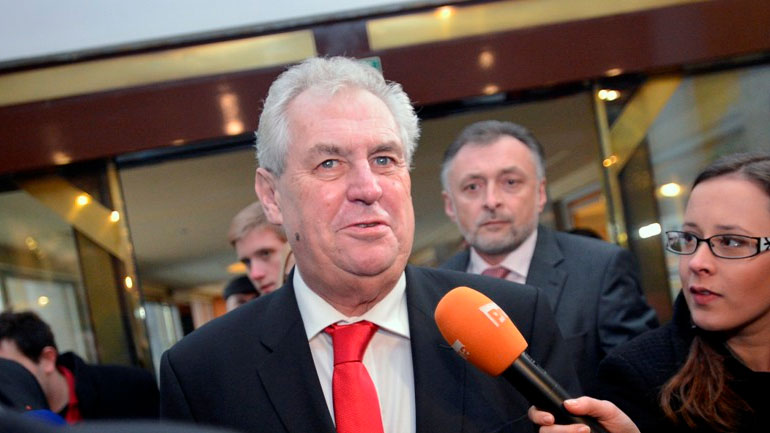 Σε διαδήλωση κατά των προσφύγων ο πρόεδρος της Τσεχίας