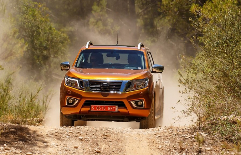 Το... φυσικό περιβάλλον ενός Nissan Navara!