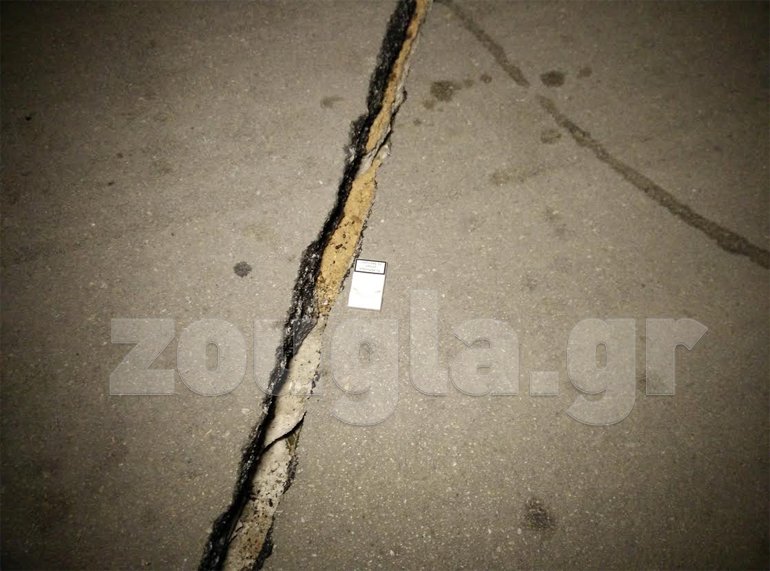 Κόπηκε στα δυο το λιμάνι της Βασιλικής