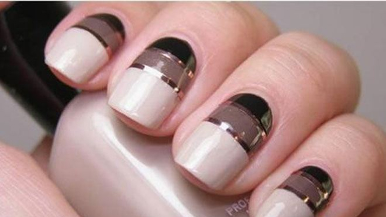 Πρωτότυπες παραλλαγές για το γαλλικό μανικιούρ του χειμώνα!
