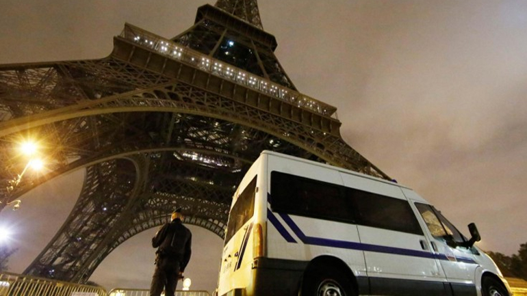 Παρατείνεται έως την Κυριακή η απαγόρευση των διαδηλώσεων στο Παρίσι