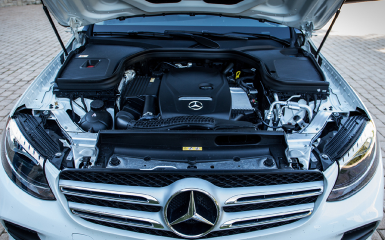 Στην καρδιά βρίσκεται ο δίλιτρος turbo κινητήρας των 211 ίππων