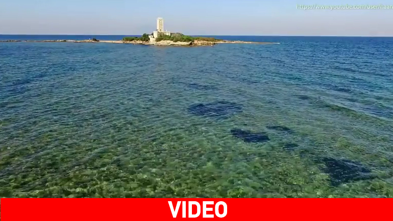 Το μοναχικό νησί του φάρου Κυλλήνης με τη… ματιά του drone!