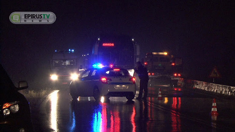 Ιωάννινα: Αγροτικό όχημα έπεσε σε γκρεμό στην εθνική οδό