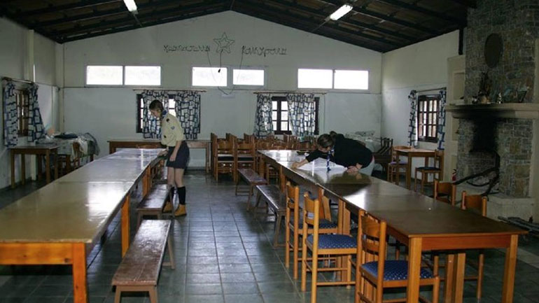 Ρόδος: Εθελοντές καταγγέλλουν την λεηλασία των κατασκηνώσεων