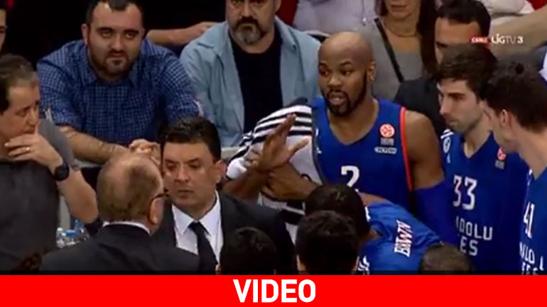 Ο Ίβκοβιτς τσακώνεται με παίκτη του και τον στέλνει στα αποδυτήρια