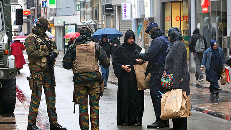 Ύψιστο επίπεδο συναγερμού στις Βρυξέλλες – Παραμένουν κλειστά τα σχολεία και το μετρό