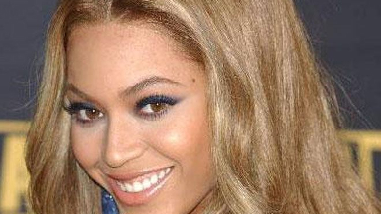 Το συγκλονιστικό πλατινέ ξανθό της Beyonce