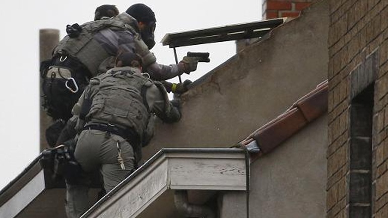 Βέλγιο: Χειροπέδες για το μακελειό στο Παρίσι