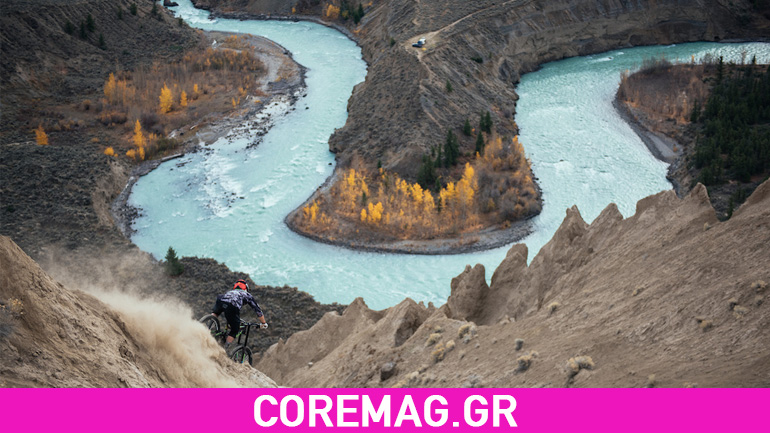 Τρία απίστευτα βίντεο με έναν ποδηλάτη που κάνει downhill στους γκρεμούς