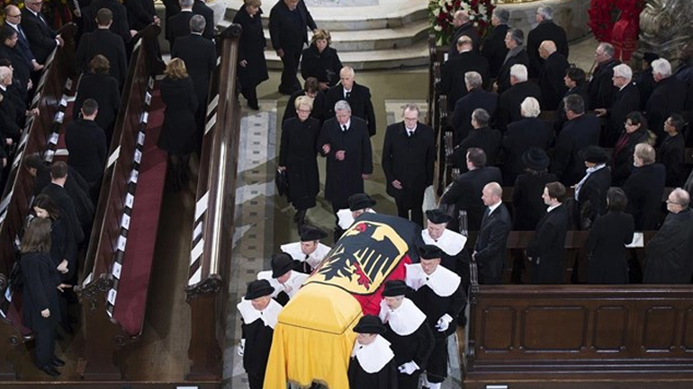 Κηδεύτηκε ο πρώην καγκελάριος της Γερμανίας, Χέλμουτ Σμιτ