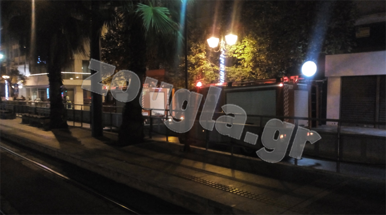 Σύνταγμα: Πυροσβεστικά δίπλα στην αφετηρία του Τραμ