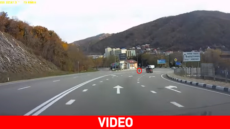 Ρωσία: Απροσδόκητη συνάντηση με την πίσω… ρόδα!