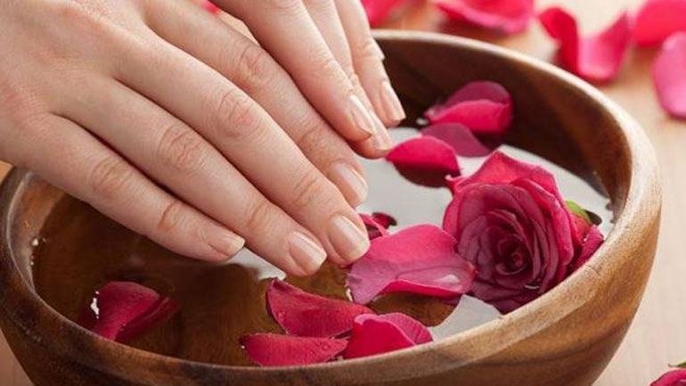 Ξεβάψτε τα νύχια σας χωρίς ασετόν