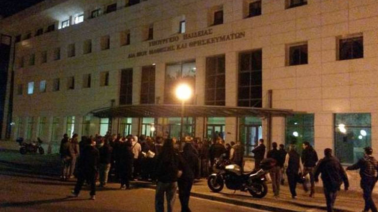 Στη ΓΓΑ εκπρόσωποι της Θύρας 13 Στη ΓΓΑ εκπρόσωποι της Θύρας 13