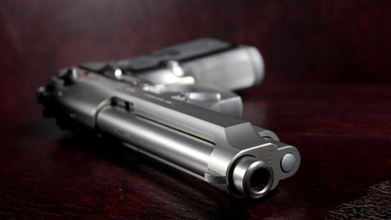 Αγρίνιο: Παραδόθηκε ο «πιστολέρο» αγρότης