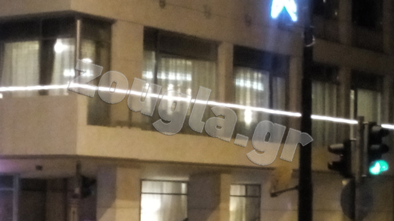 Ζημιές στο μπαλκόνι ξενοδοχείου από το ωστικό κύμα