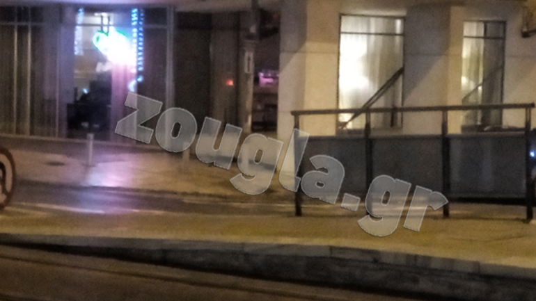 Σπασμένα τζάμια σε ξενοδοχείο