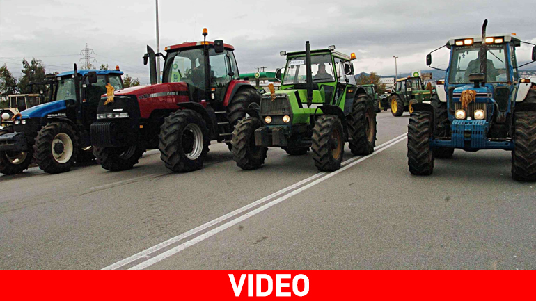 Τρίκαλα: Τα τρακτέρ βγήκαν στην κεντρική πλατεία