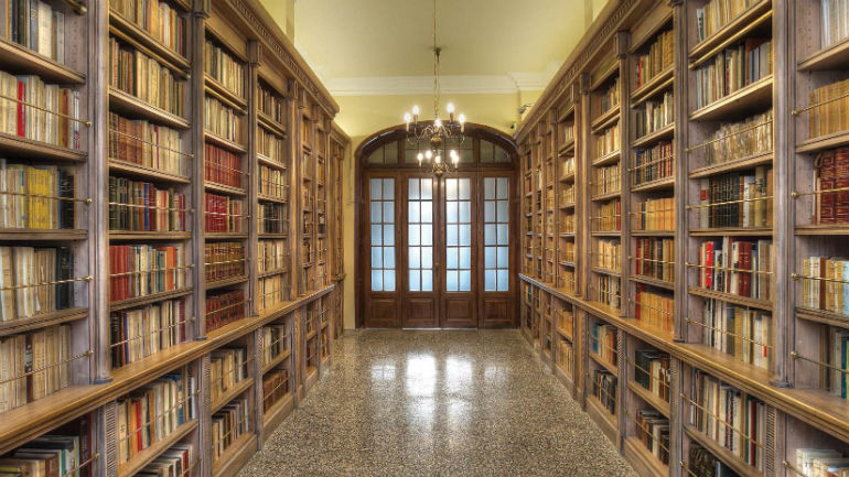 Ο Δήμαρχος Πειραιά στα εγκαίνια της Ιστορικής Βιβλιοθήκης του Ιδρύματος Αικατερίνης Λασκαρίδη