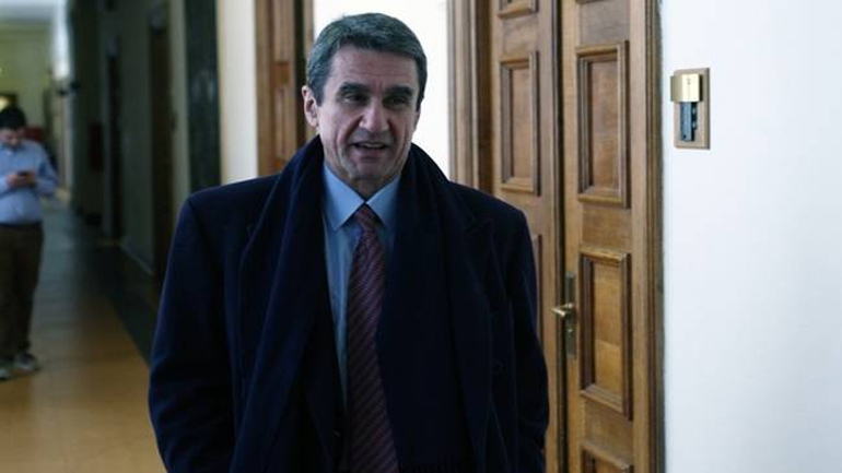 Βέλη Λοβέρδου κατά Προέδρου της Δημοκρατίας